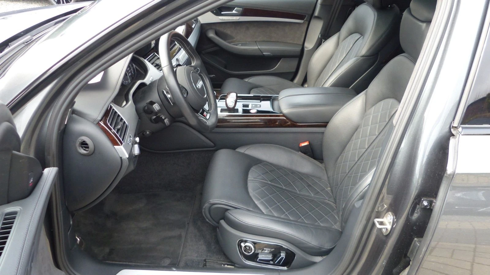 Audi S8 4.0TFSI/706HP/ABT/QUATTRO/PLUS/PANO/MASSAGE/313v - изображение 9
