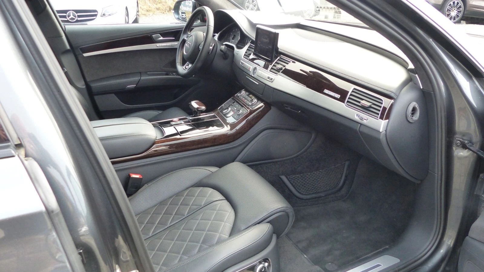 Audi S8 4.0TFSI/706HP/ABT/QUATTRO/PLUS/PANO/MASSAGE/313v - изображение 10