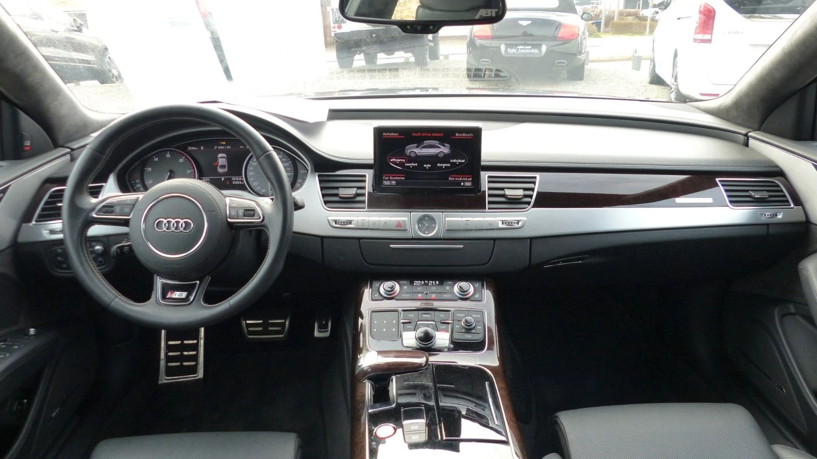 Audi S8 4.0TFSI/706HP/ABT/QUATTRO/PLUS/PANO/MASSAGE/313v - изображение 8