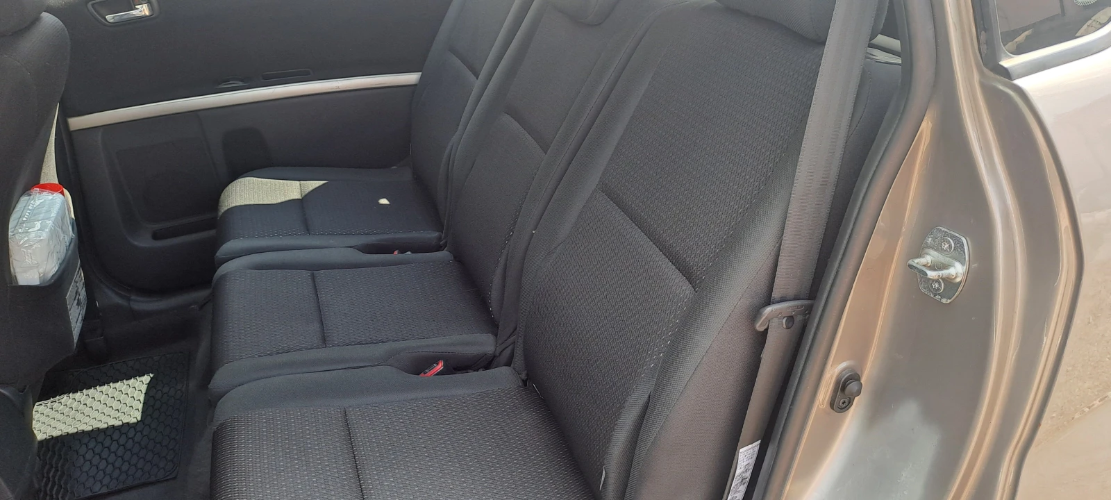 Toyota Corolla verso  - изображение 7