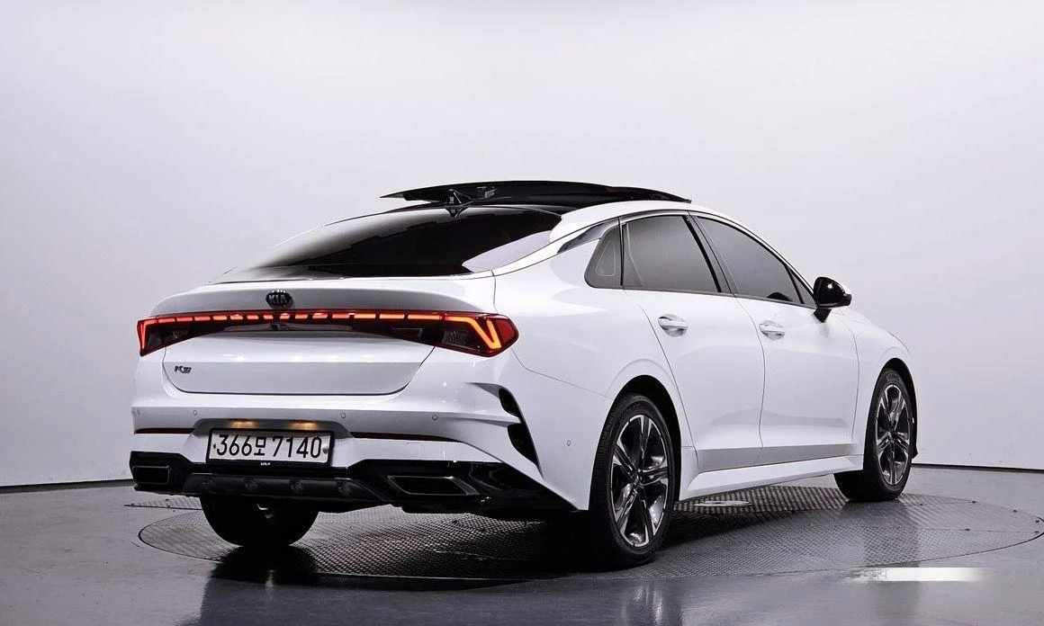 Kia K5 2.0 Signature * НАЙ-ДОБРА ЦЕНА В БЪЛГАРИЯ*  - изображение 2