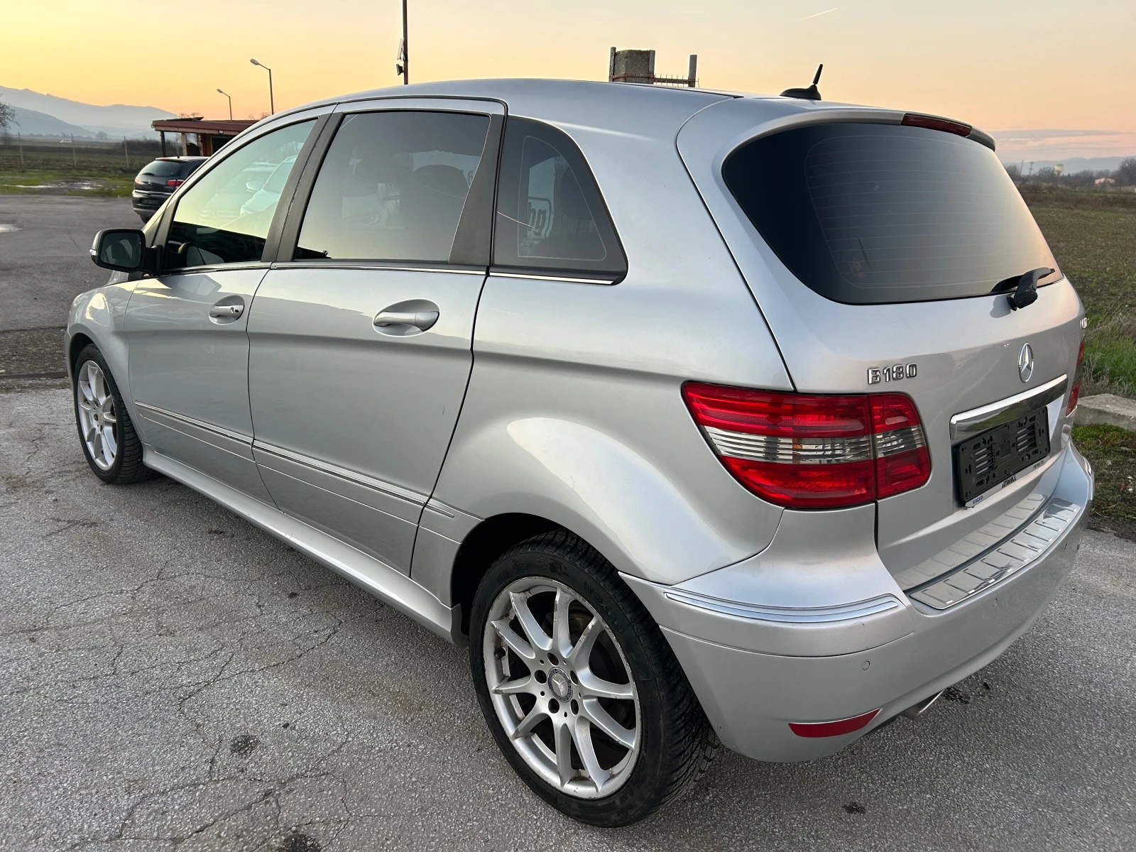 Mercedes-Benz B 180 CDI // | Mobile.bg   7