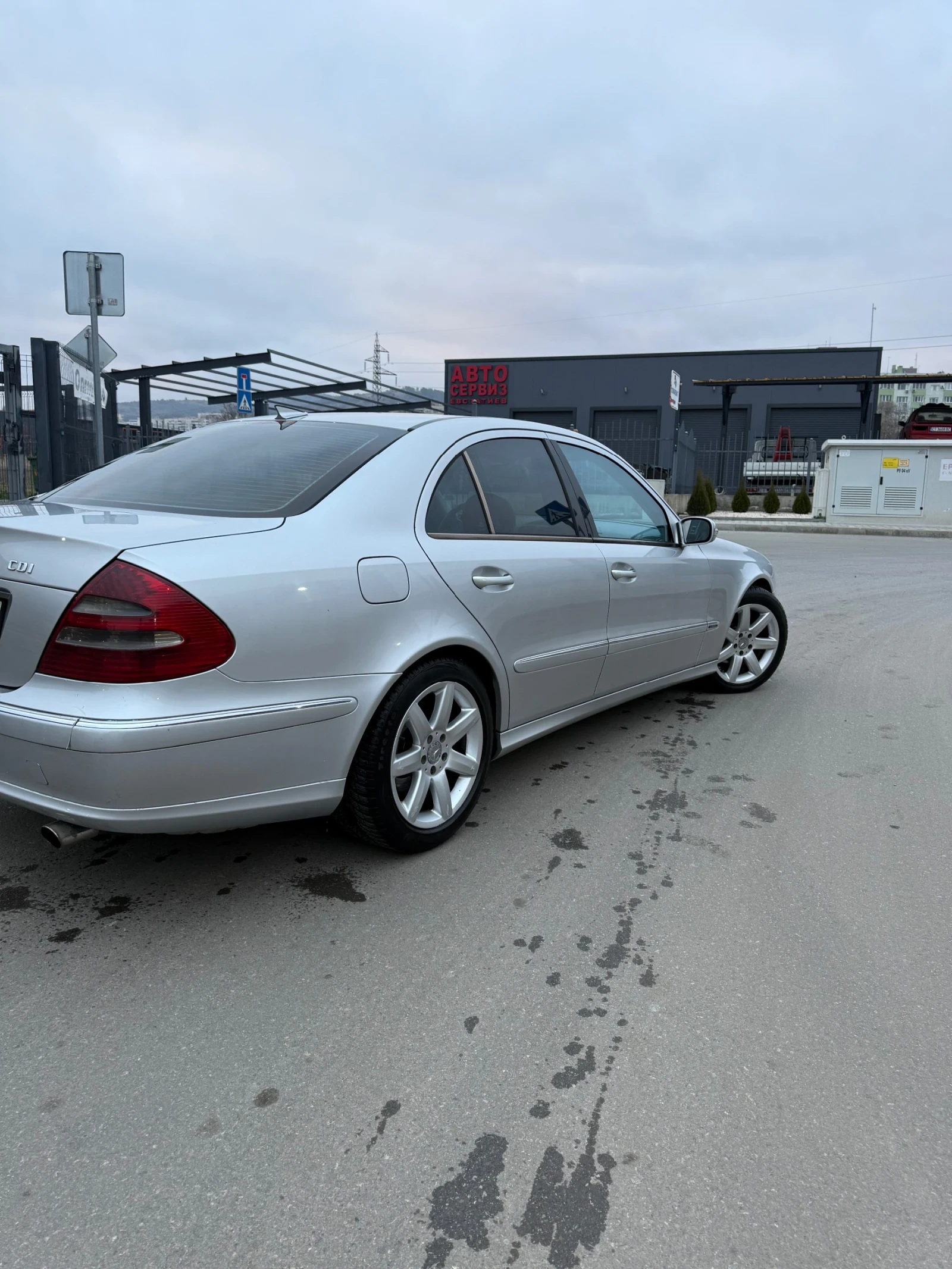 Mercedes-Benz E 270  - изображение 3