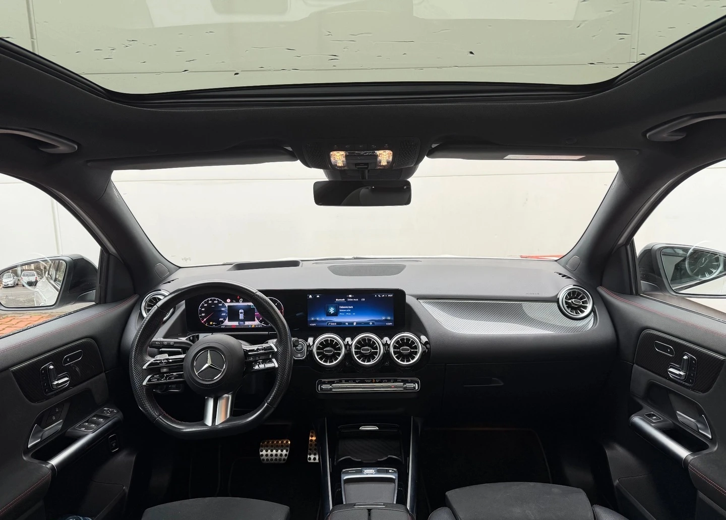 Mercedes-Benz GLA 180 d  AMG-Line, снимка 5 - Автомобили и джипове - 53720779