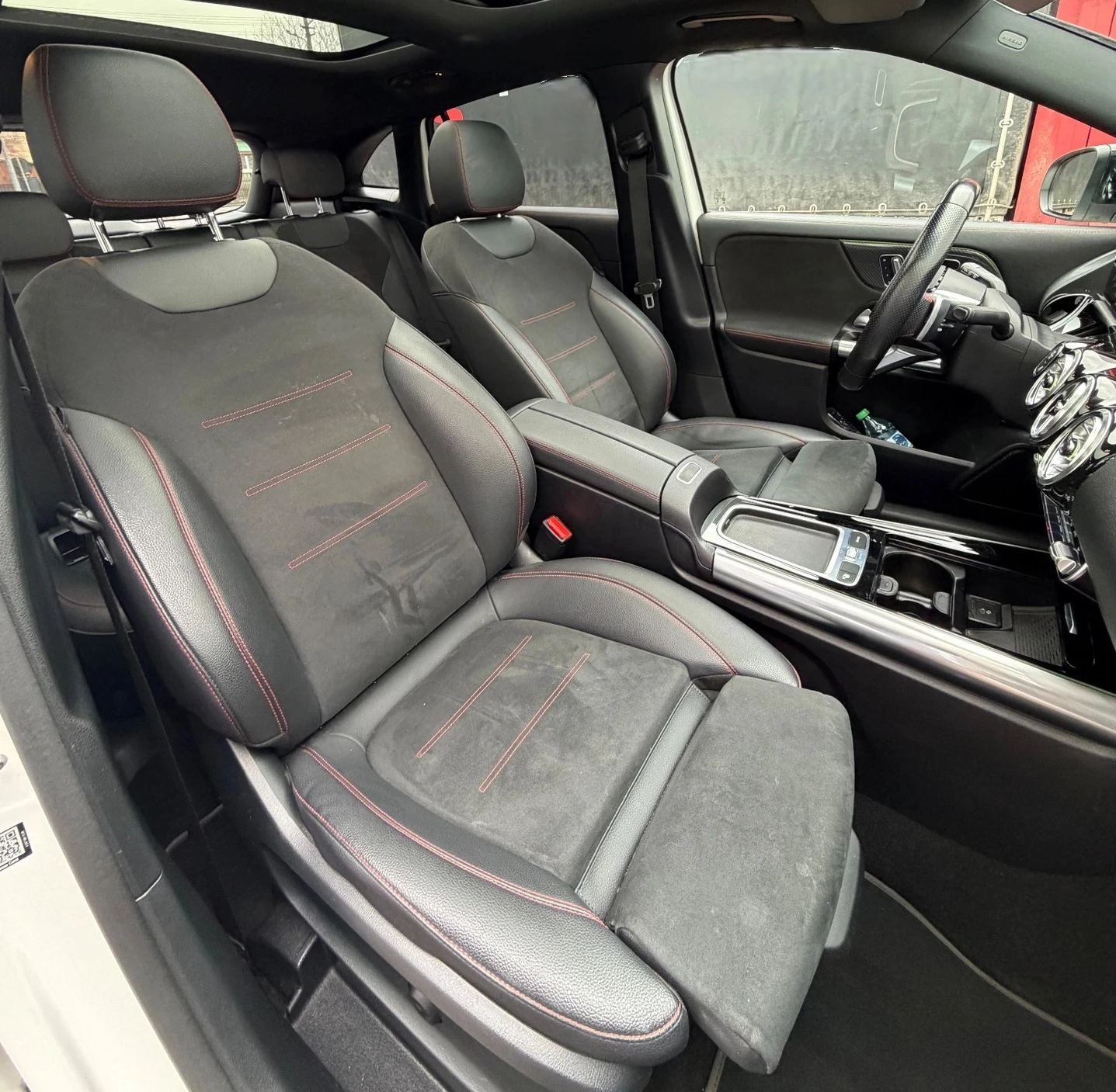 Mercedes-Benz GLA 180 d  AMG-Line, снимка 6 - Автомобили и джипове - 53720779