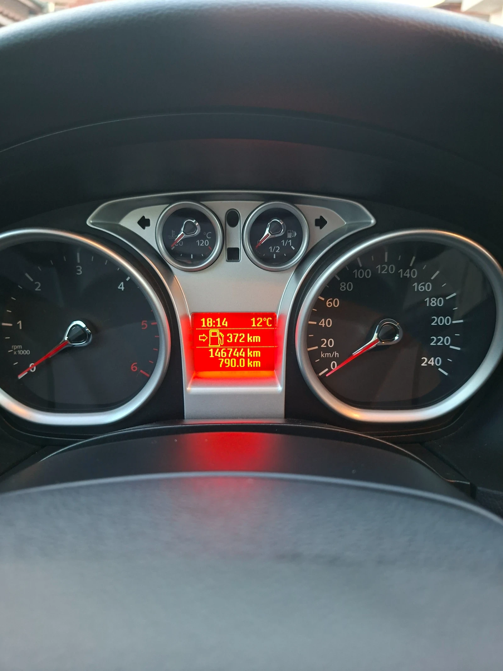 Ford Focus 1.6 HDTI, снимка 9 - Автомобили и джипове - 53734469