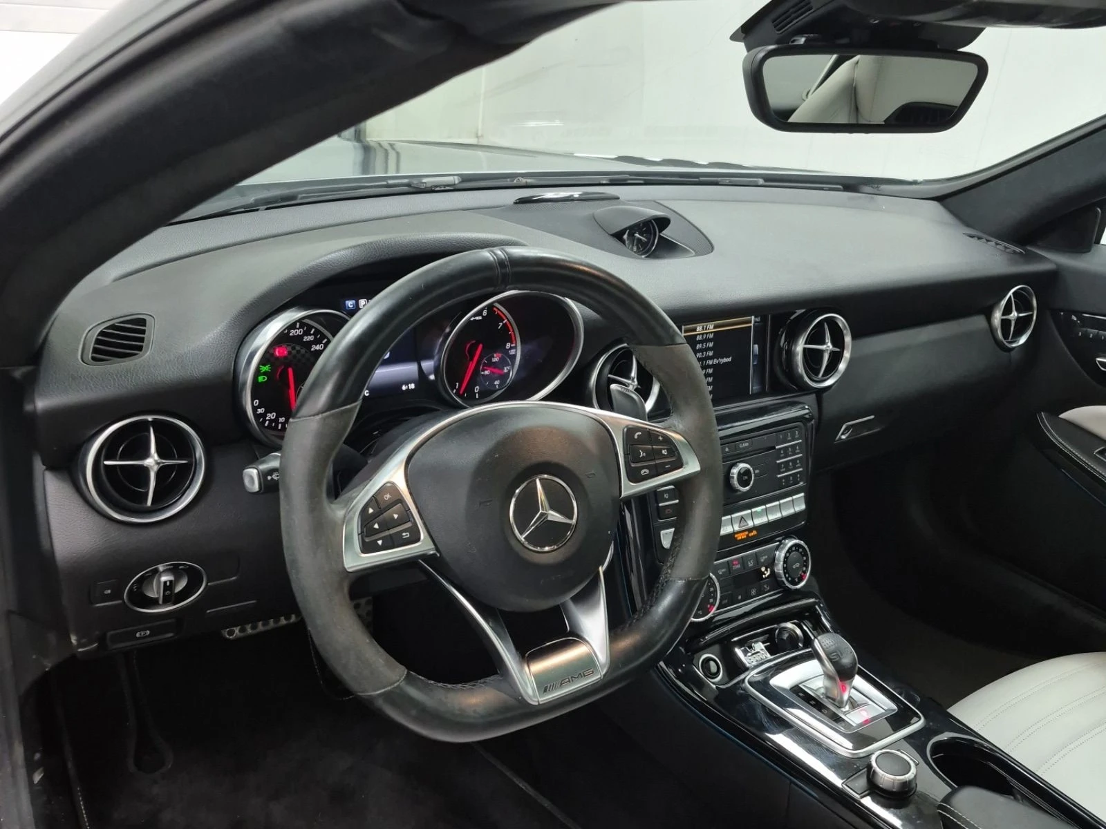 Mercedes-Benz SLC AMG SLC 43 АВТО КРЕДИТ, снимка 9 - Автомобили и джипове - 53951018