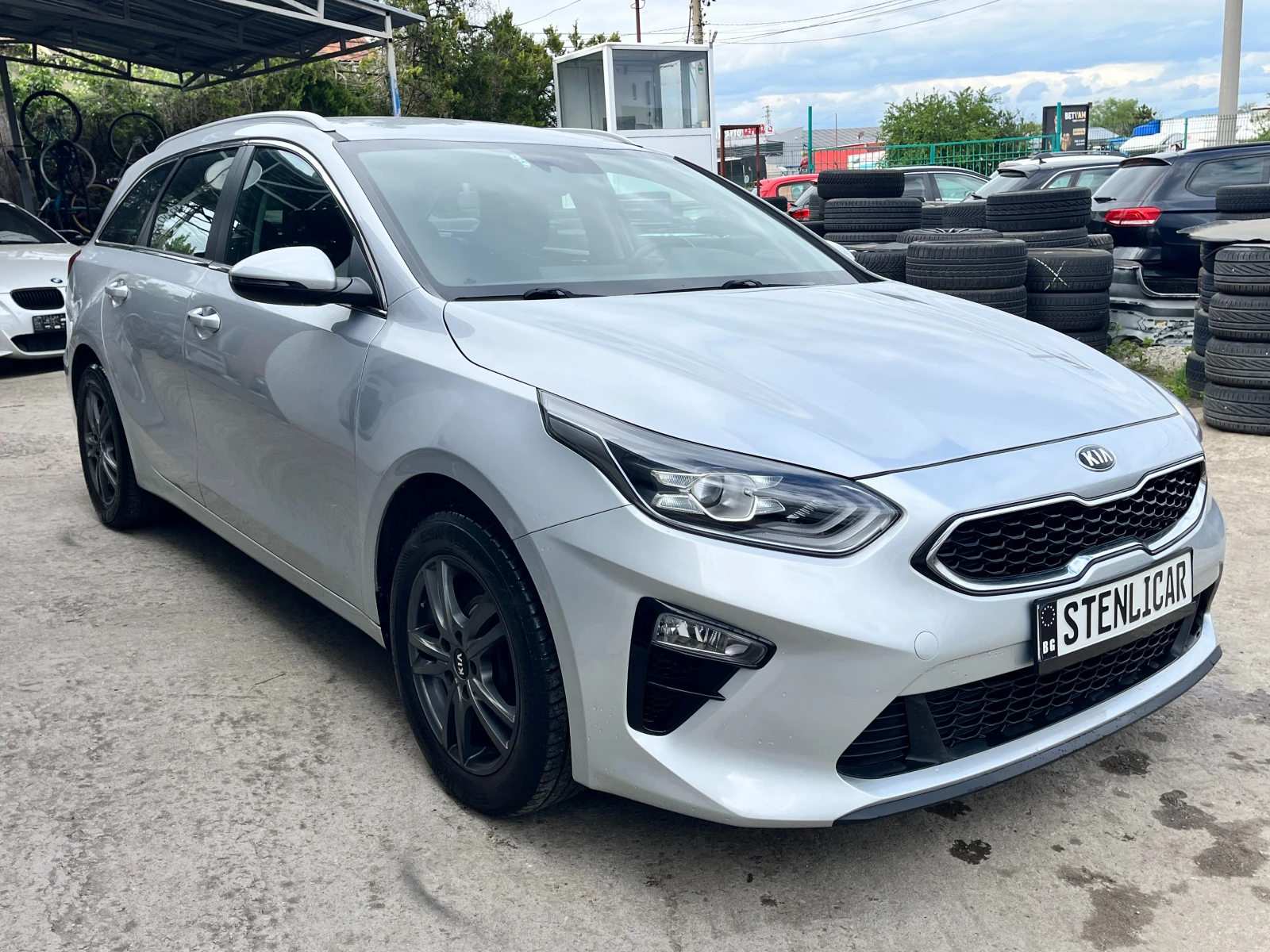 Kia Ceed 1.4i АВТОМАТИК + JBL + LED, снимка 4 - Автомобили и джипове - 54297347