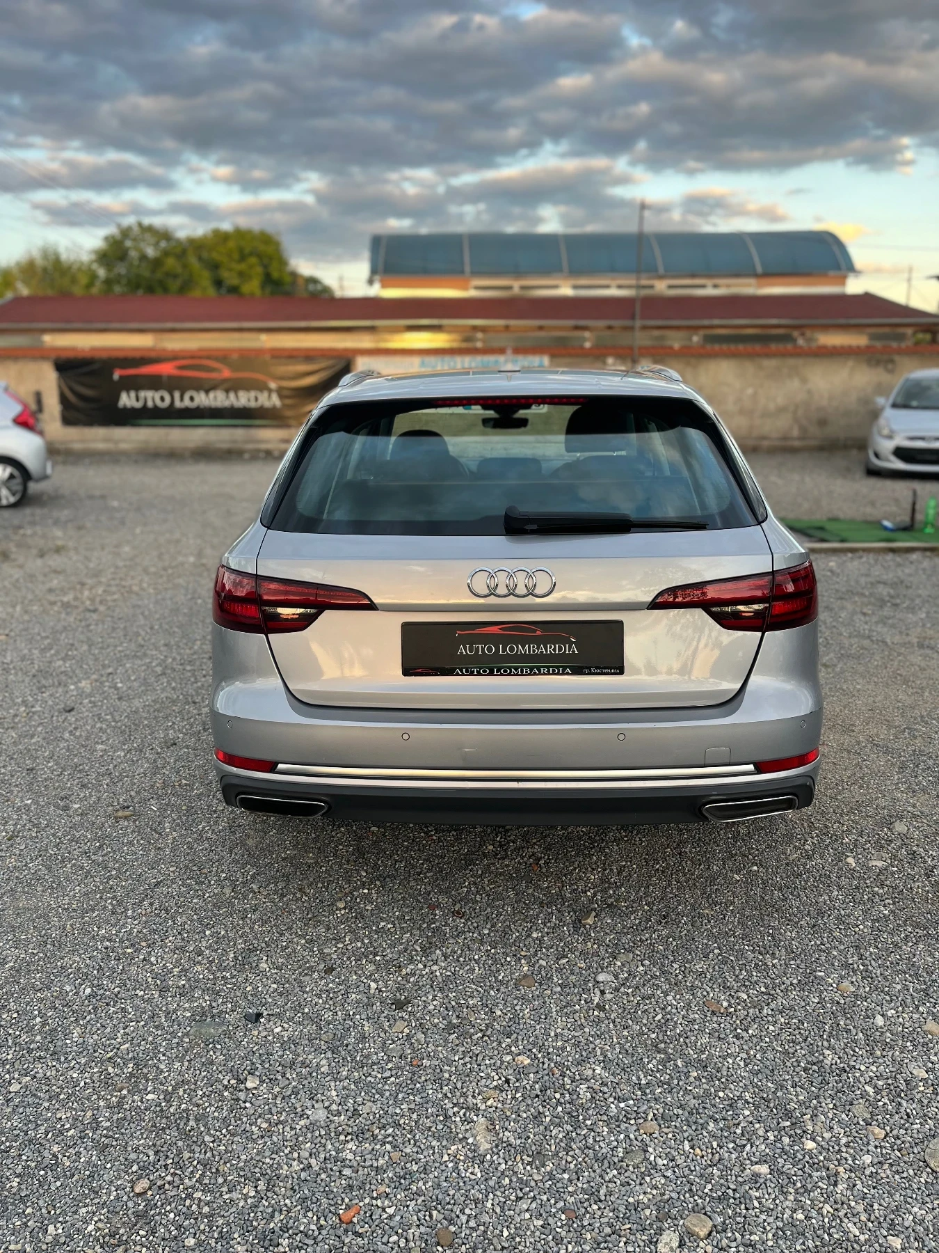 Audi A4 2.0, снимка 7 - Автомобили и джипове - 54397308