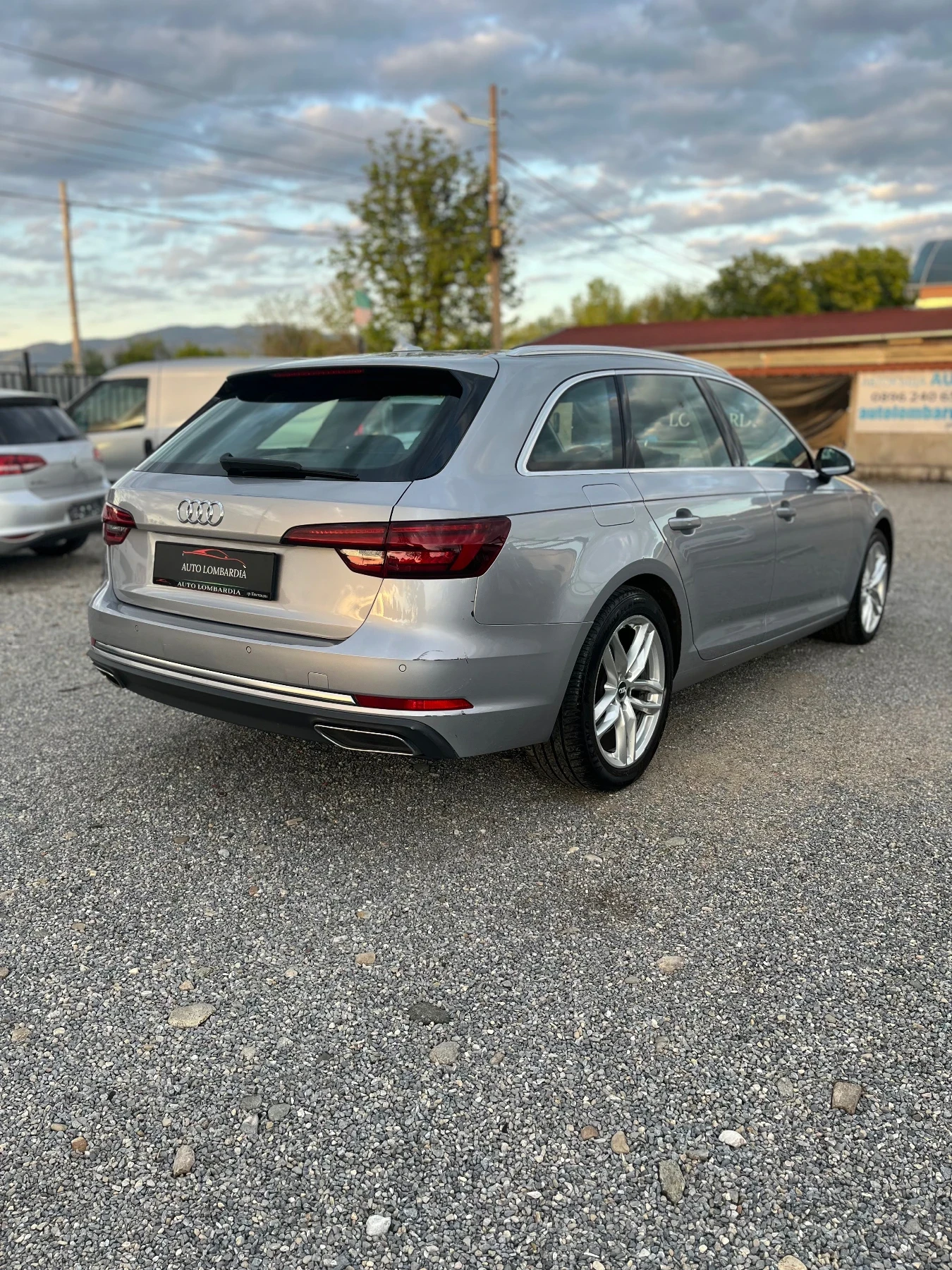 Audi A4 2.0, снимка 8 - Автомобили и джипове - 54397308