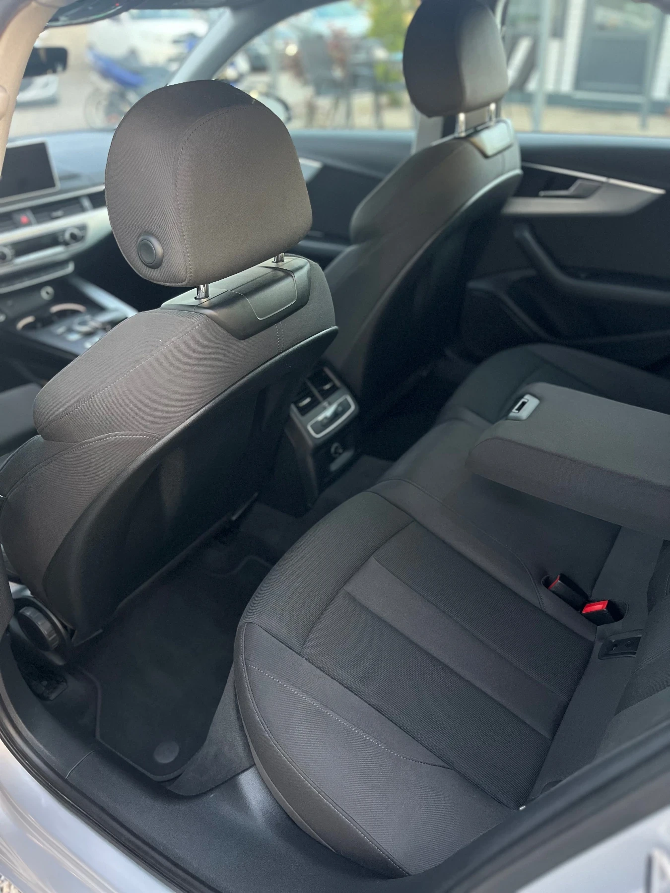 Audi A4 2.0, снимка 12 - Автомобили и джипове - 54397308