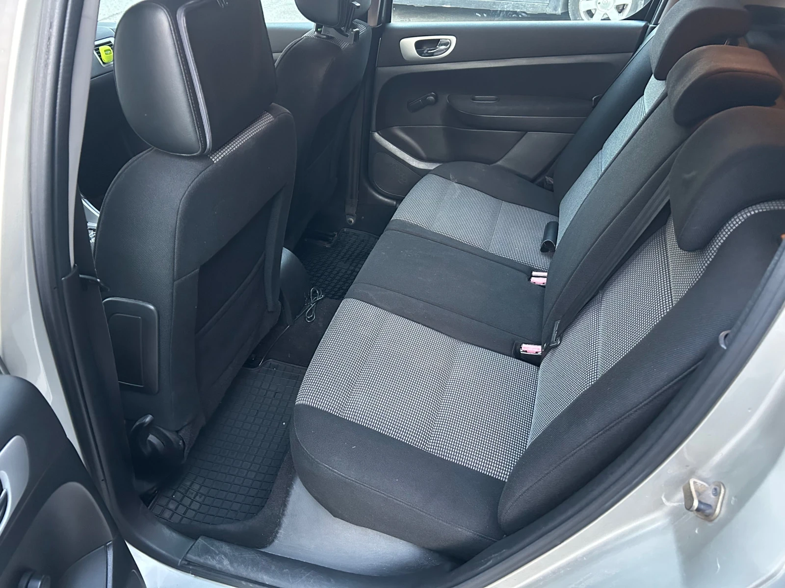Peugeot 307 ГАЗОВ ИНЖЕКЦИОН, снимка 11 - Автомобили и джипове - 54918863