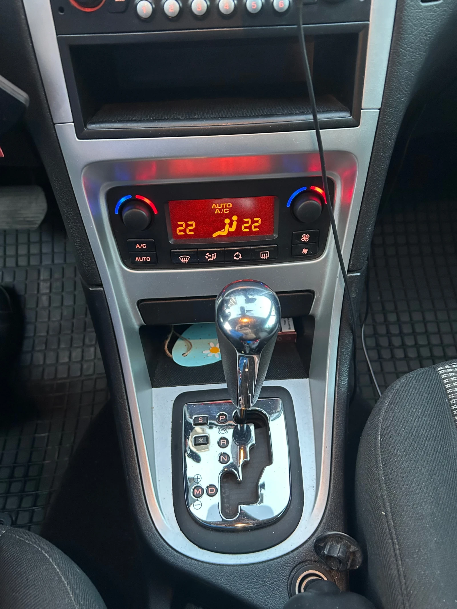 Peugeot 307 ГАЗОВ ИНЖЕКЦИОН, снимка 10 - Автомобили и джипове - 54918863