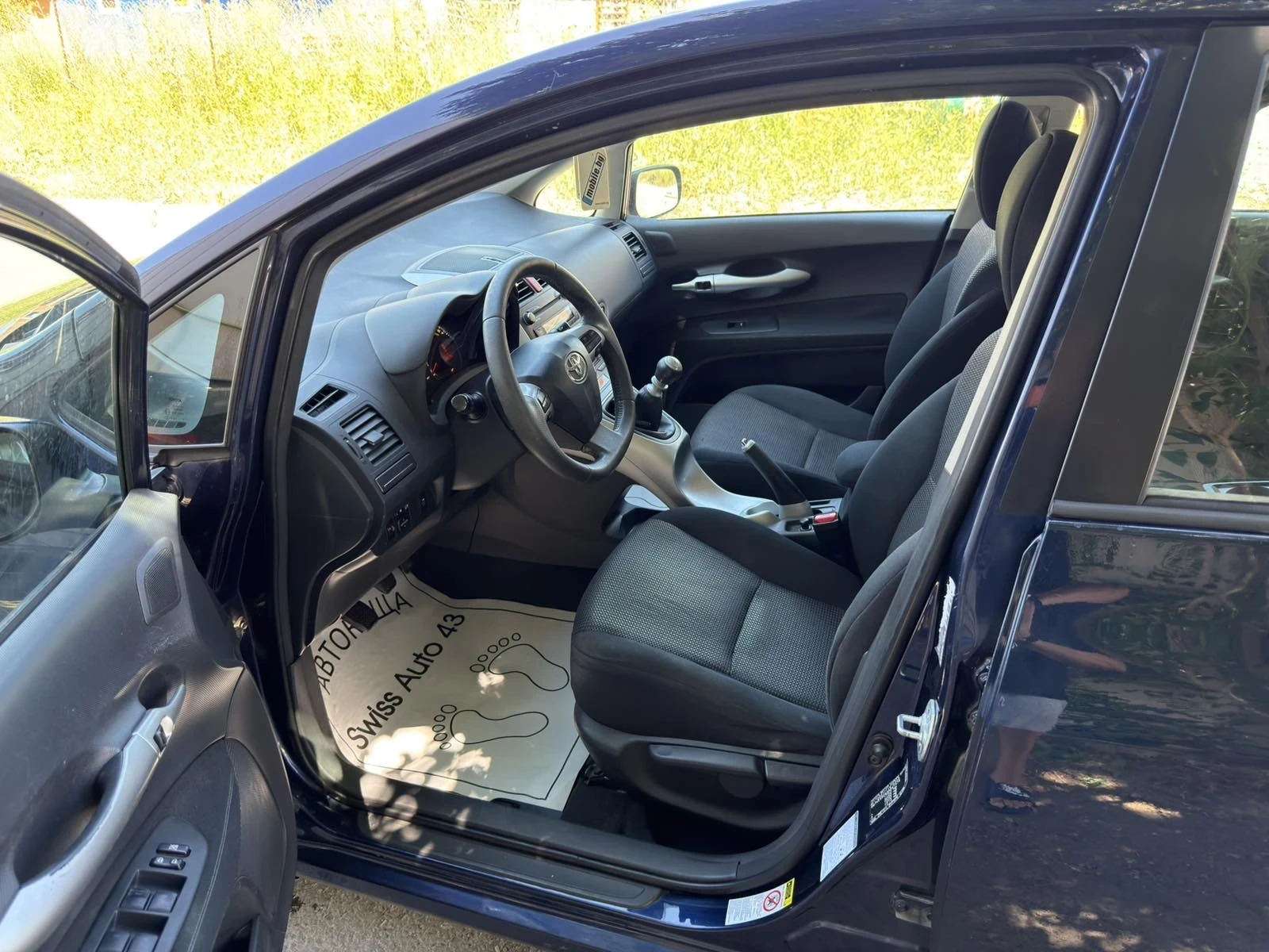 Toyota Auris 1.6 VVT-i, снимка 9 - Автомобили и джипове - 54986058