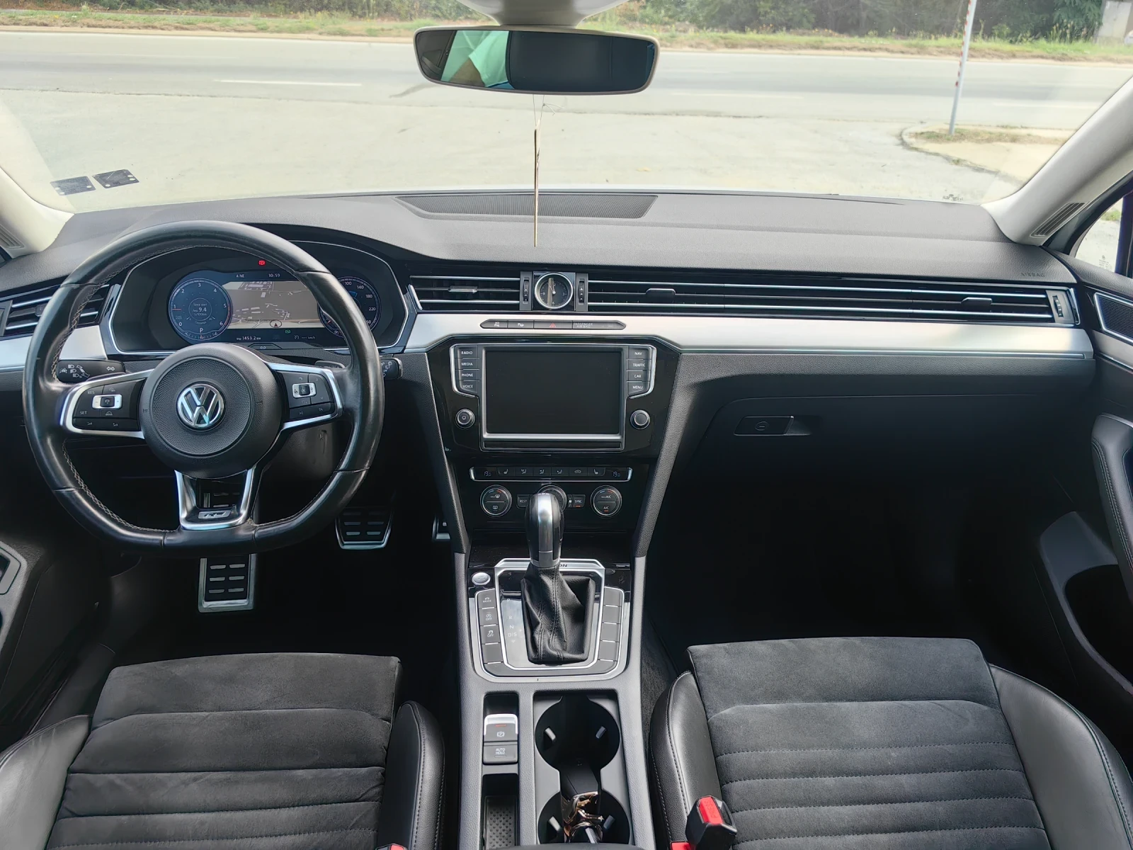 VW Passat, снимка 11 - Автомобили и джипове - 55496821