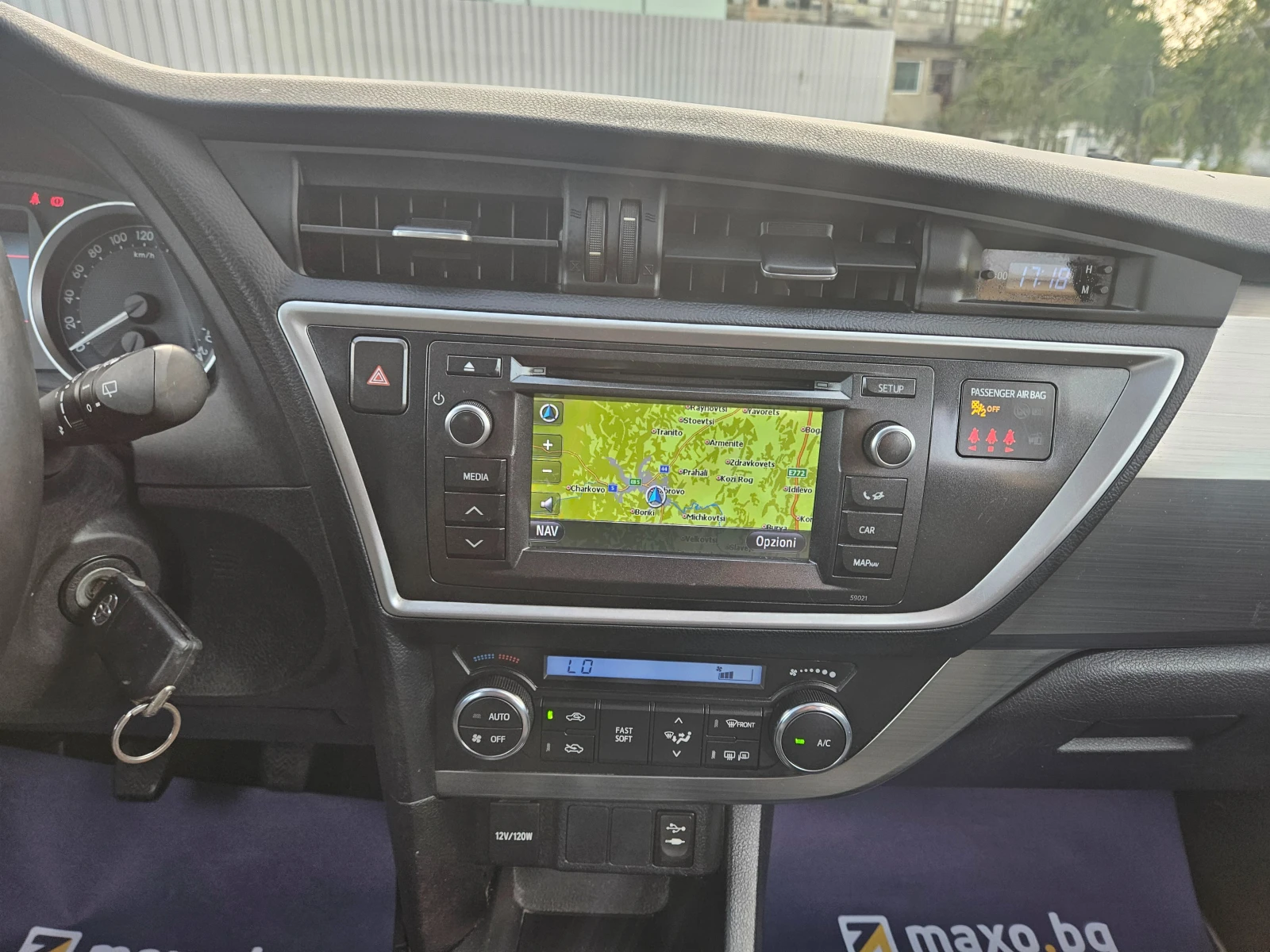 Toyota Auris 1.4 ПЕРФЕКТНА НАВИ КАМЕРА, снимка 14 - Автомобили и джипове - 55583323