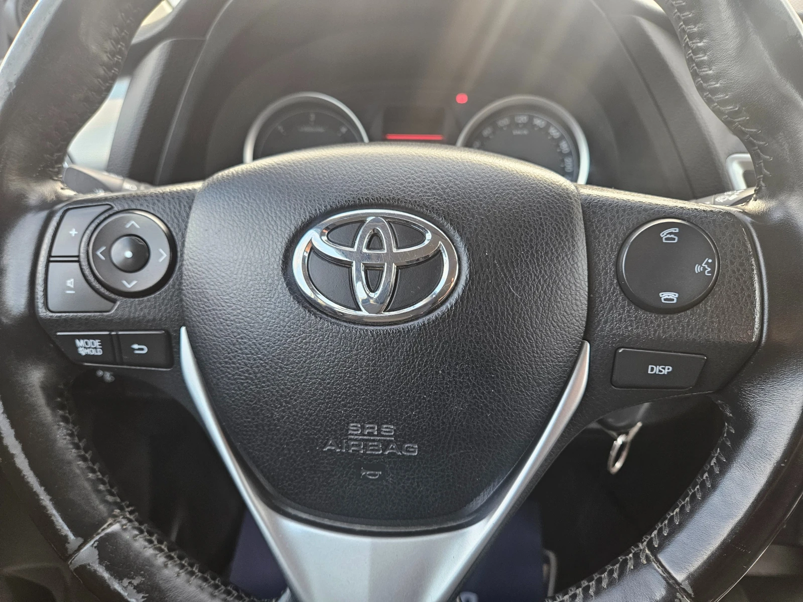 Toyota Auris 1.4 ПЕРФЕКТНА НАВИ КАМЕРА, снимка 15 - Автомобили и джипове - 55583323