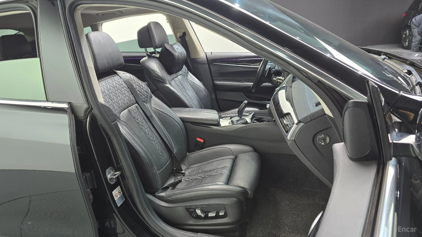 BMW 630 * AWD* 360* Ambient Light* Head-up* Пано* , снимка 12 - Автомобили и джипове - 55655929