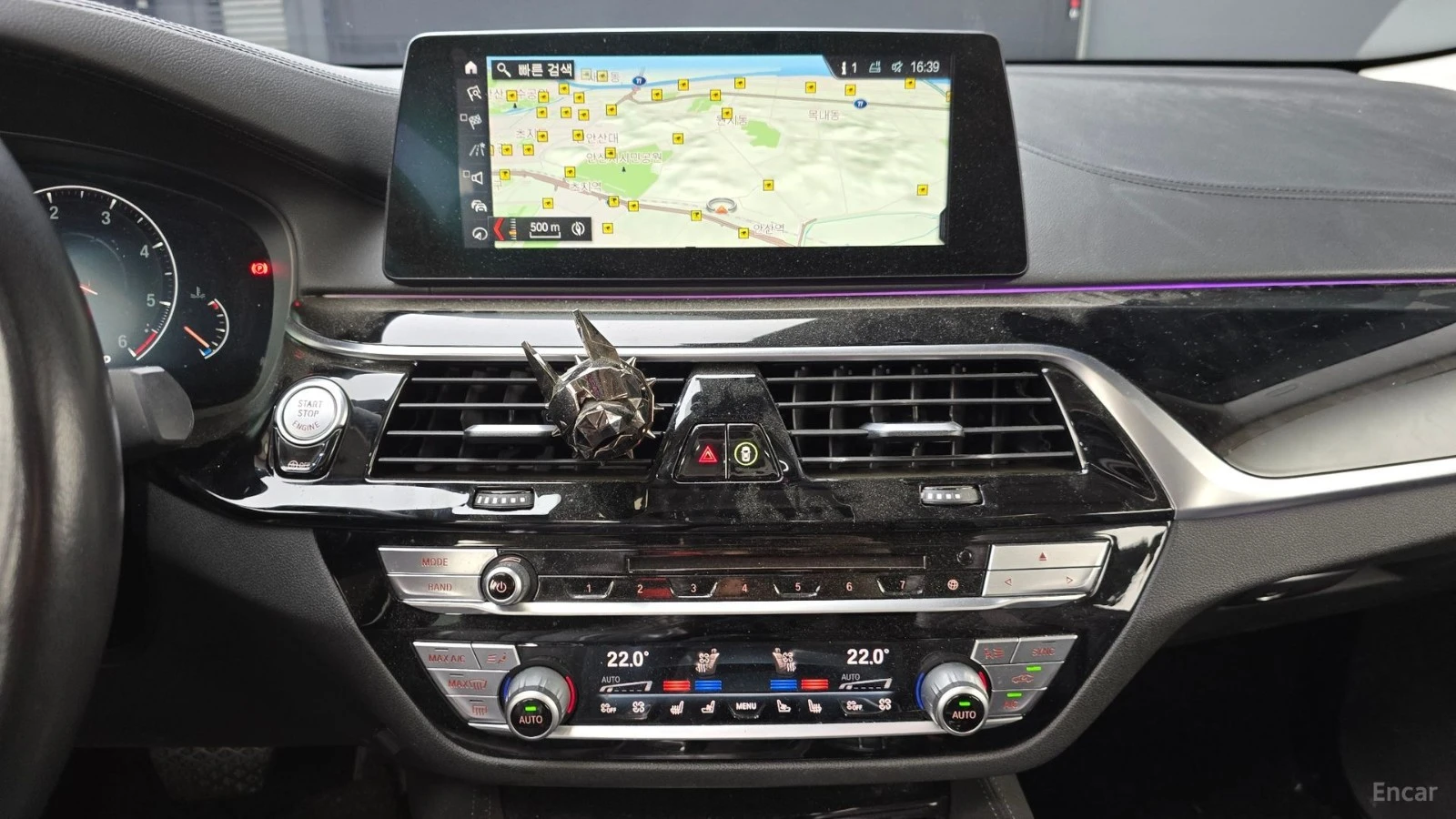 BMW 630 * AWD* 360* Ambient Light* Head-up* Пано* , снимка 14 - Автомобили и джипове - 55655929
