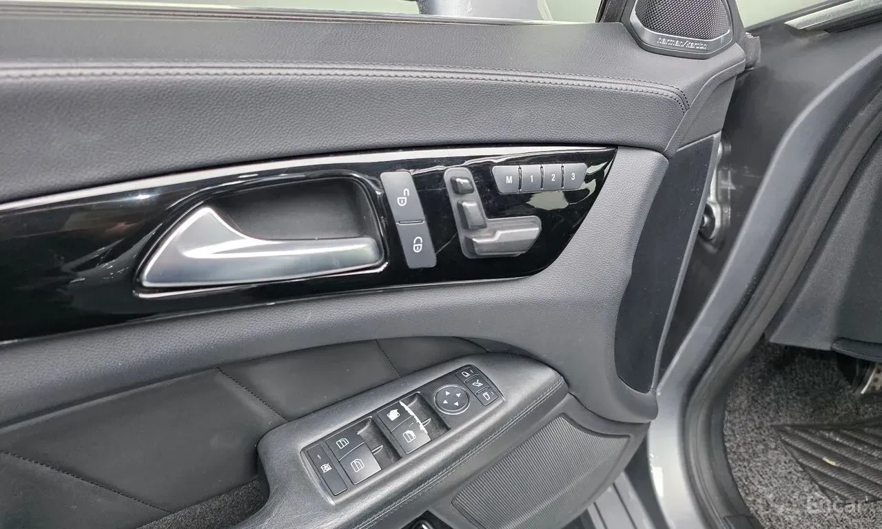 Mercedes-Benz CLS 63 AMG HARMON* KARDON* ���������* �����* 360������*  | Mobile.bg � ����������� 6
