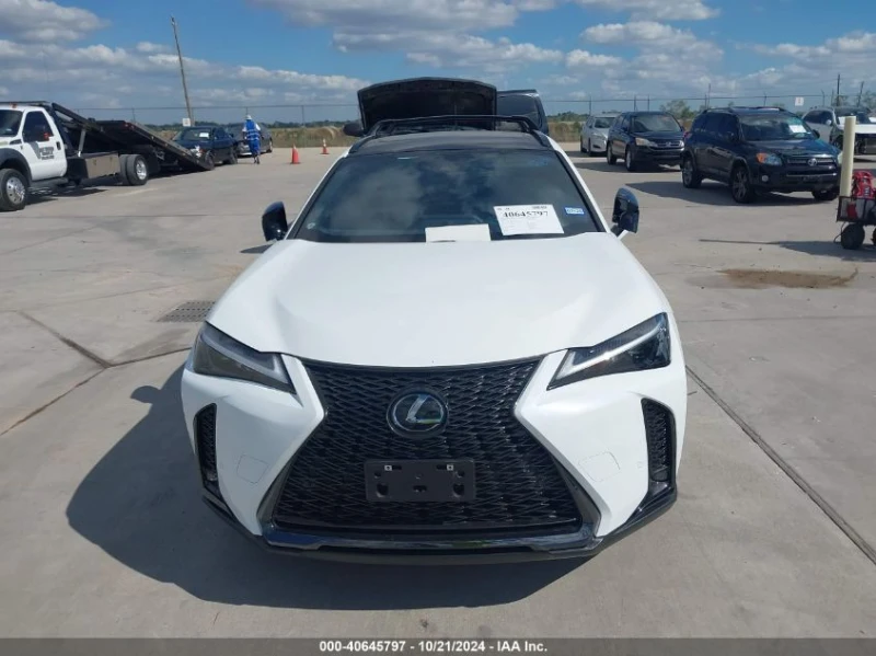 Lexus UX 250h 2.0L I-4 DI, DOHC, VVT, ENGINE Front Wheel Drive, снимка 4 - Автомобили и джипове - 48359253