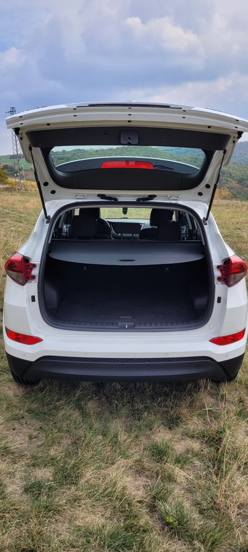 Hyundai Tucson 1.7, снимка 11 - Автомобили и джипове - 52054957