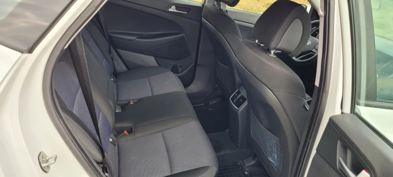 Hyundai Tucson 1.7, снимка 10 - Автомобили и джипове - 52054957