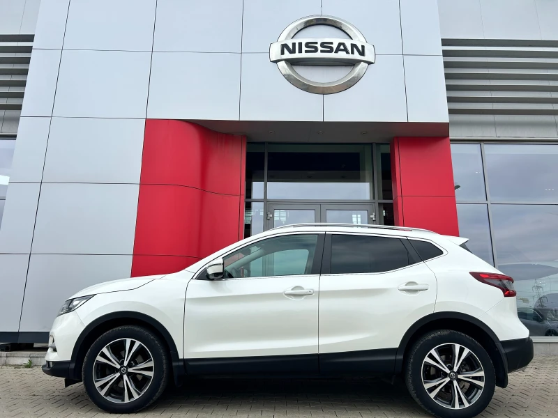 Nissan Qashqai 1.3 DIG-T N-Connecta 6M/T, снимка 2 - Автомобили и джипове - 52075401