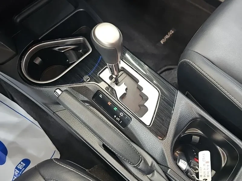 Toyota Rav4 2.5 4Wd Hybrid , снимка 9 - Автомобили и джипове - 56131076