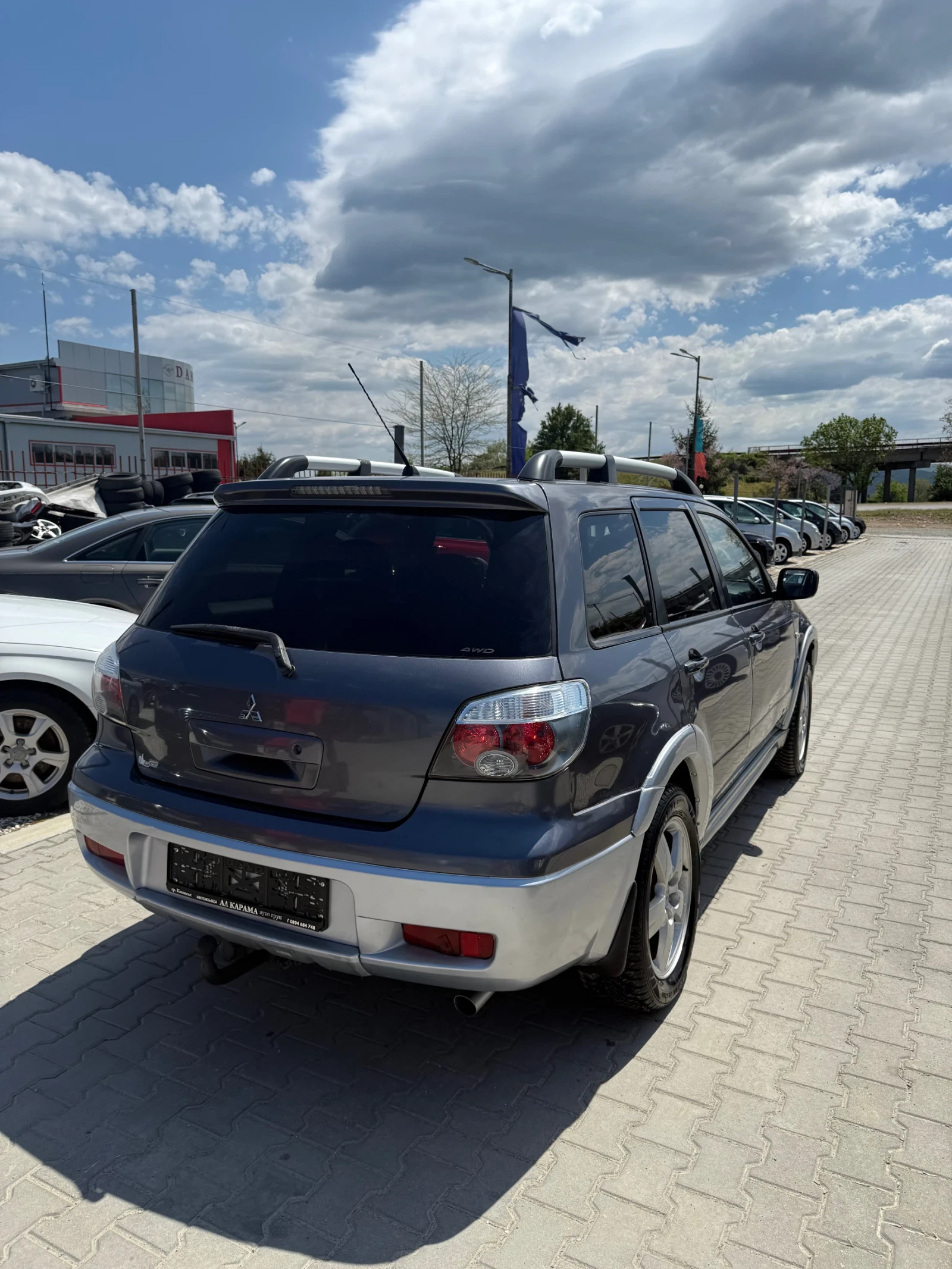 Mitsubishi Outlander 2.4* Автоматик* Клима* Реални 145.000* Бартер*  - изображение 6