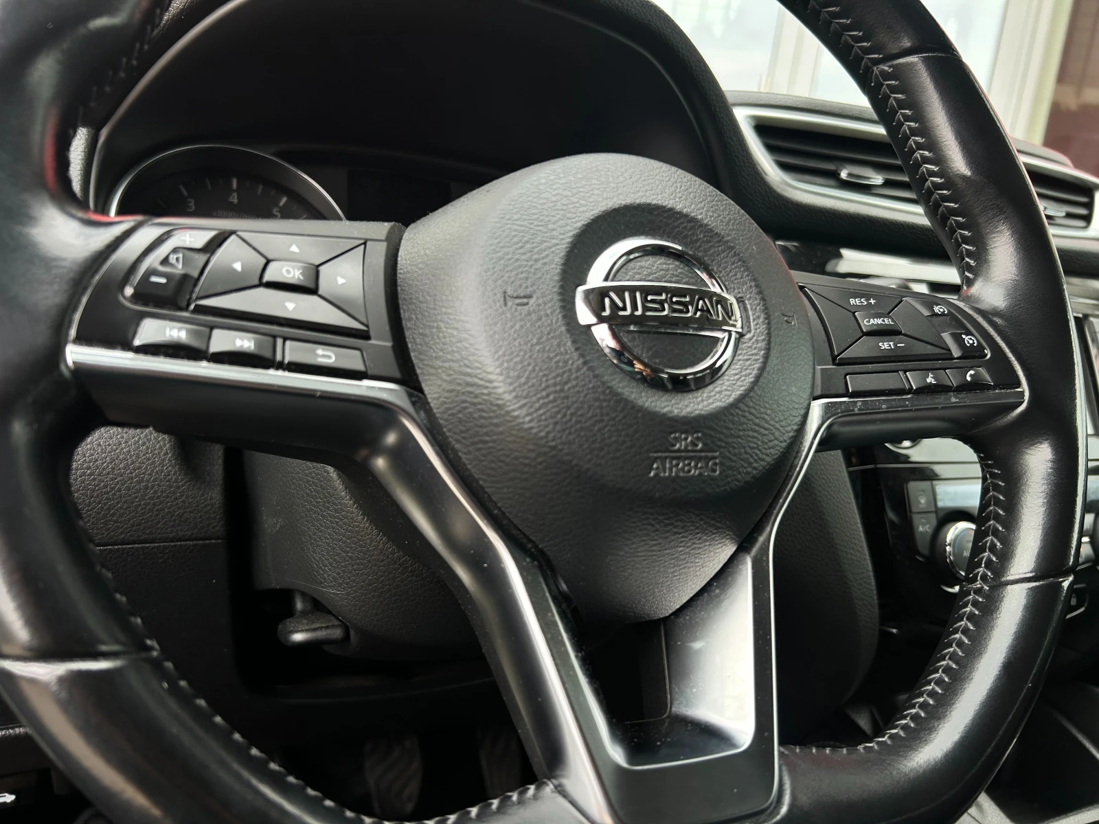 Nissan Qashqai 1.3 DIG-T N-Connecta 6M/T - изображение 5