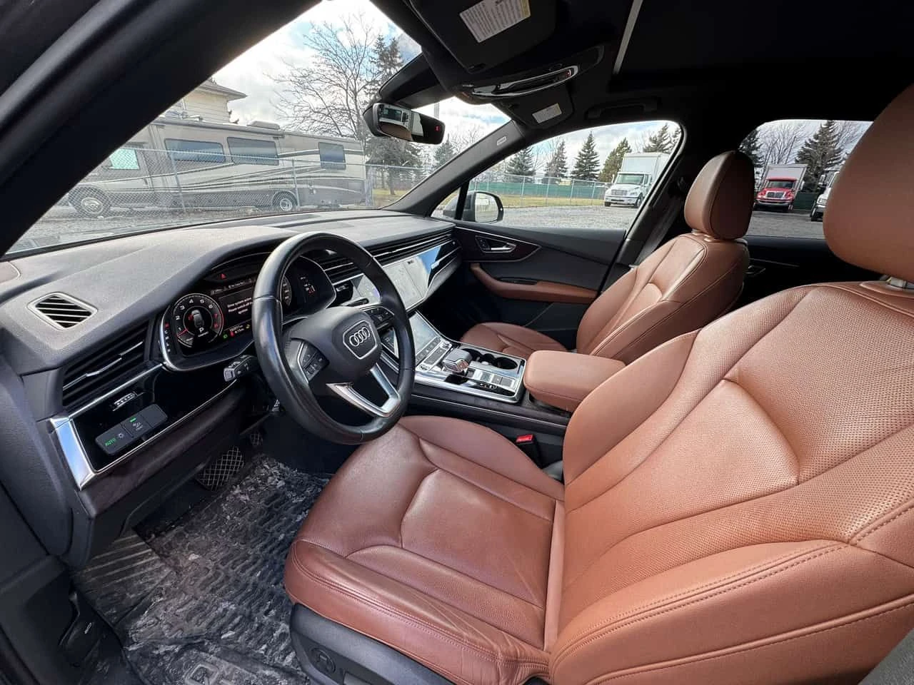 Audi Q7 Progressiv 55 TFSI/ОБДУХВАНЕ/DIS/360/PANO, снимка 10 - Автомобили и джипове - 53819565