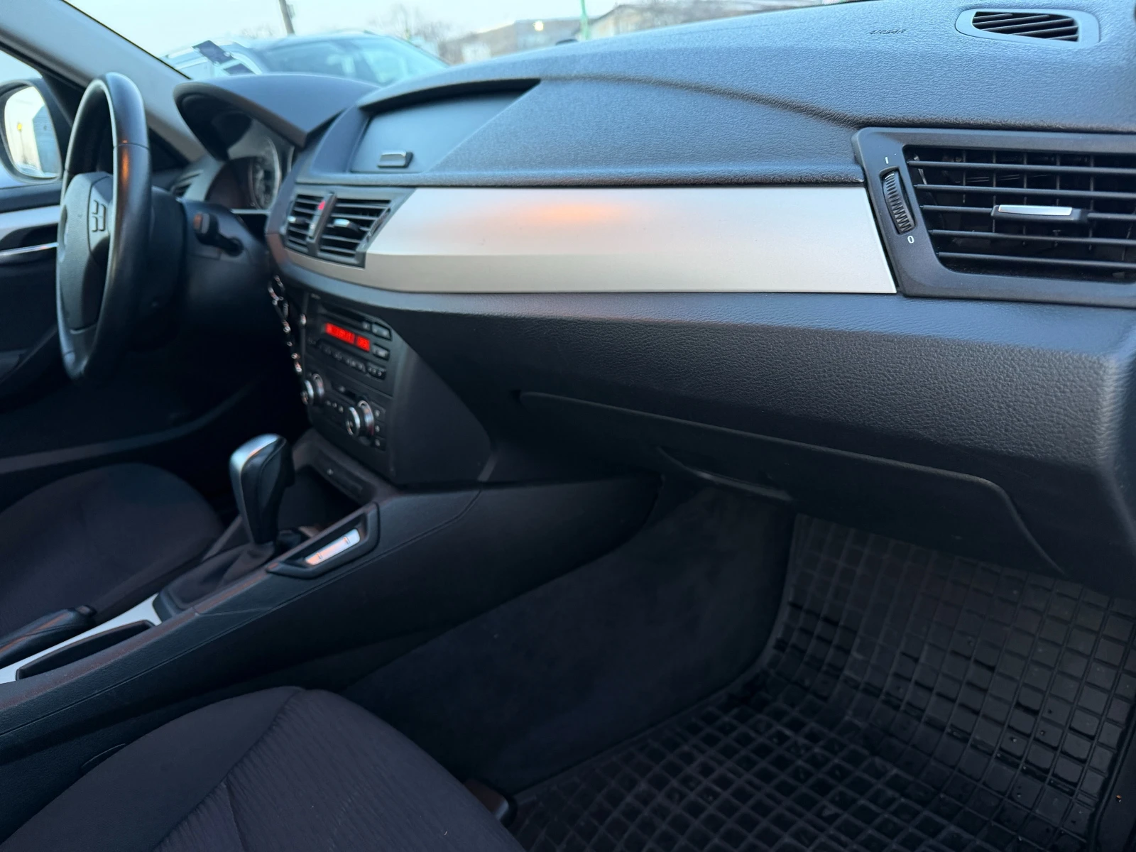 BMW X1 18d S-DRIVE, снимка 16 - Автомобили и джипове - 53863816