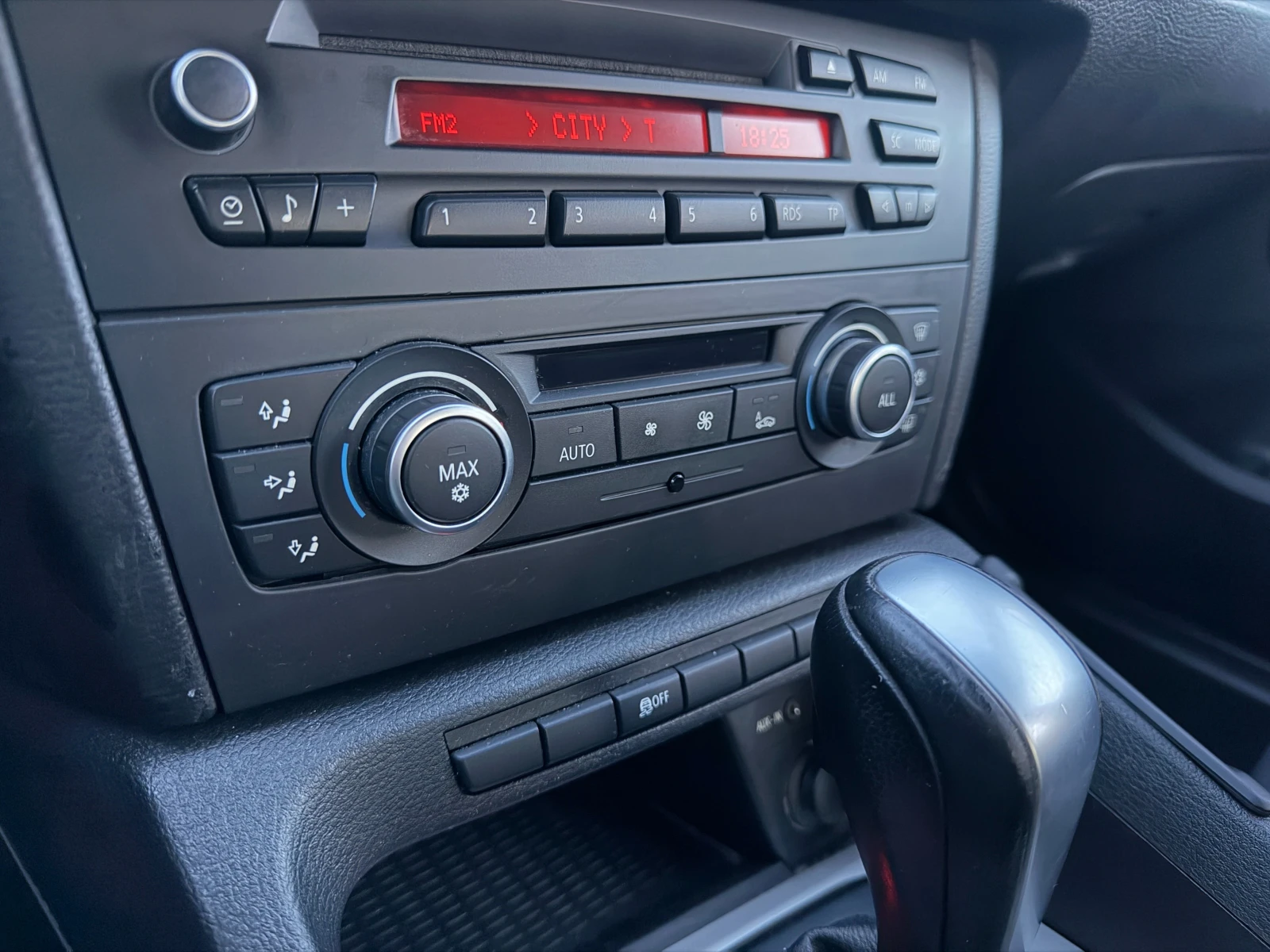 BMW X1 18d S-DRIVE, снимка 12 - Автомобили и джипове - 53863816