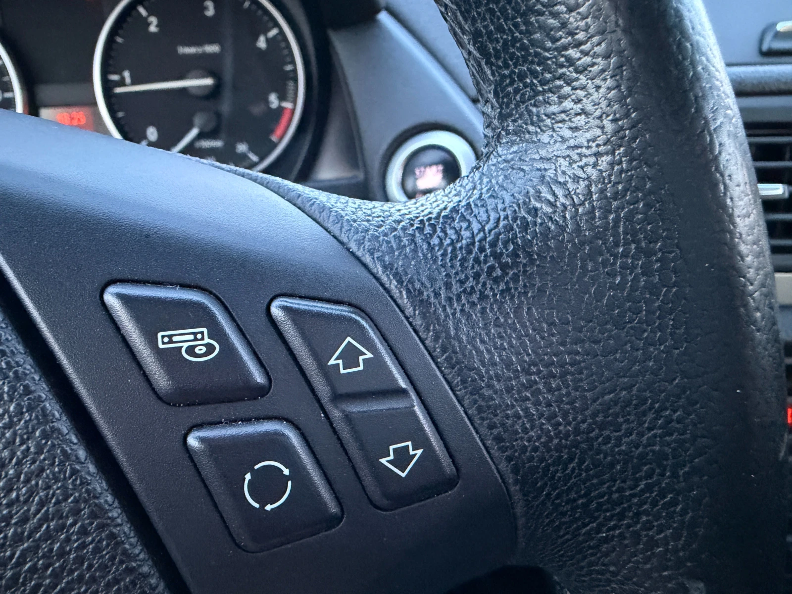 BMW X1 18d S-DRIVE, снимка 10 - Автомобили и джипове - 53863816