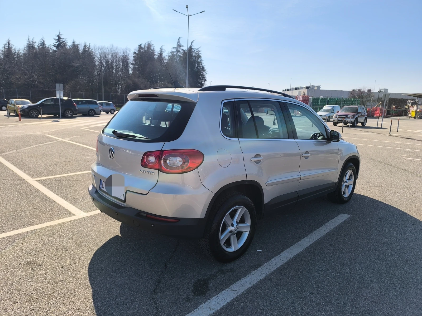 VW Tiguan 2.0 TDI 140k.с 4х4, снимка 5 - Автомобили и джипове - 53921509