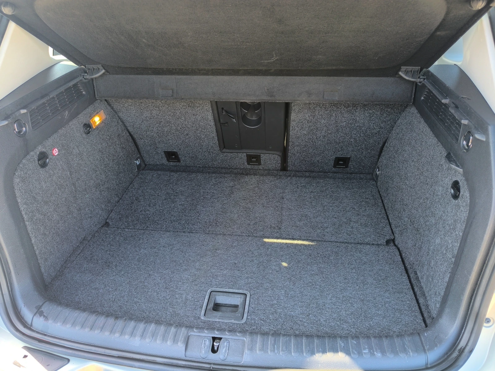 VW Tiguan 2.0 TDI 140k.с 4х4, снимка 12 - Автомобили и джипове - 53921509