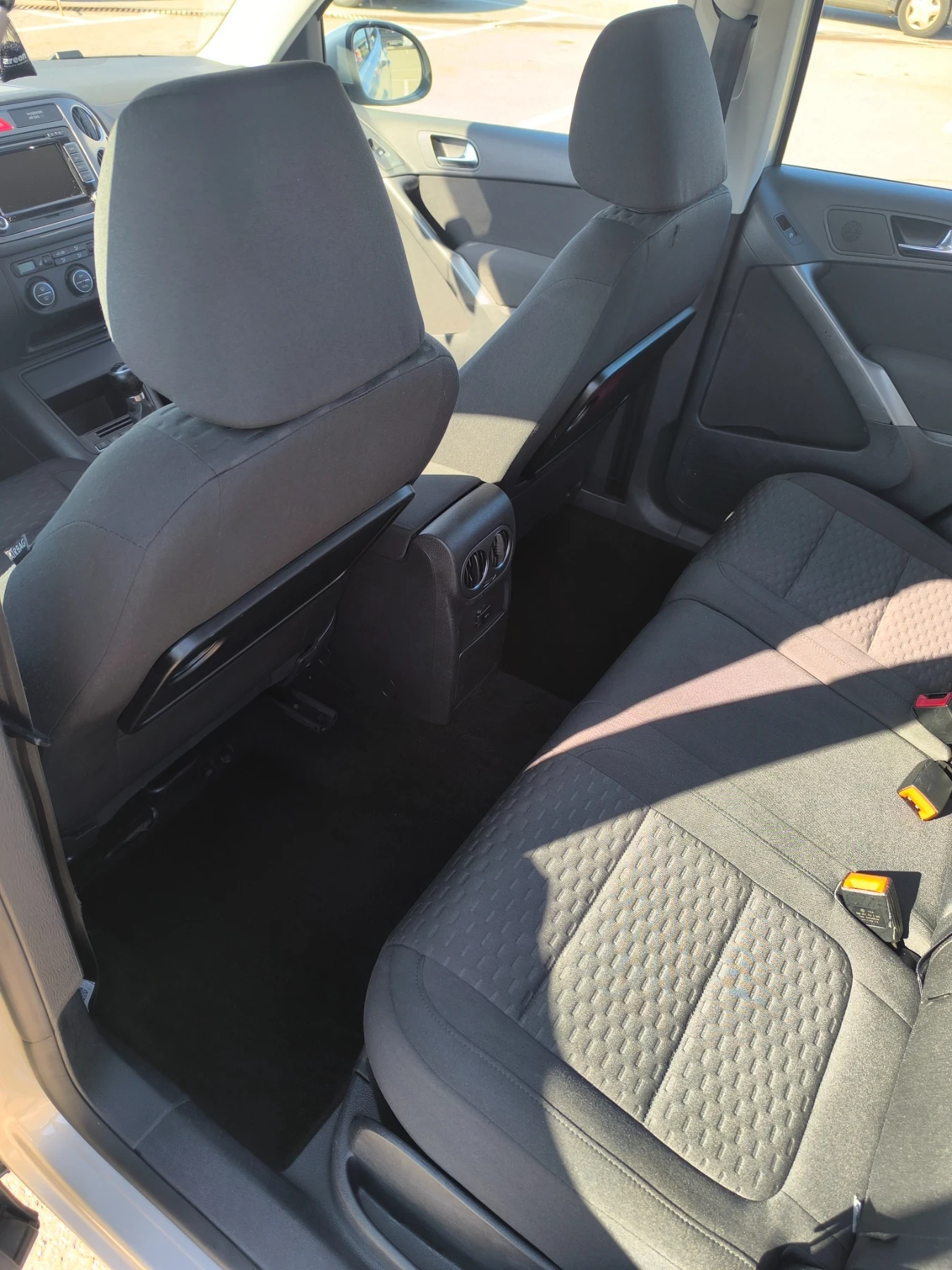 VW Tiguan 2.0 TDI 140k.с 4х4, снимка 11 - Автомобили и джипове - 53921509