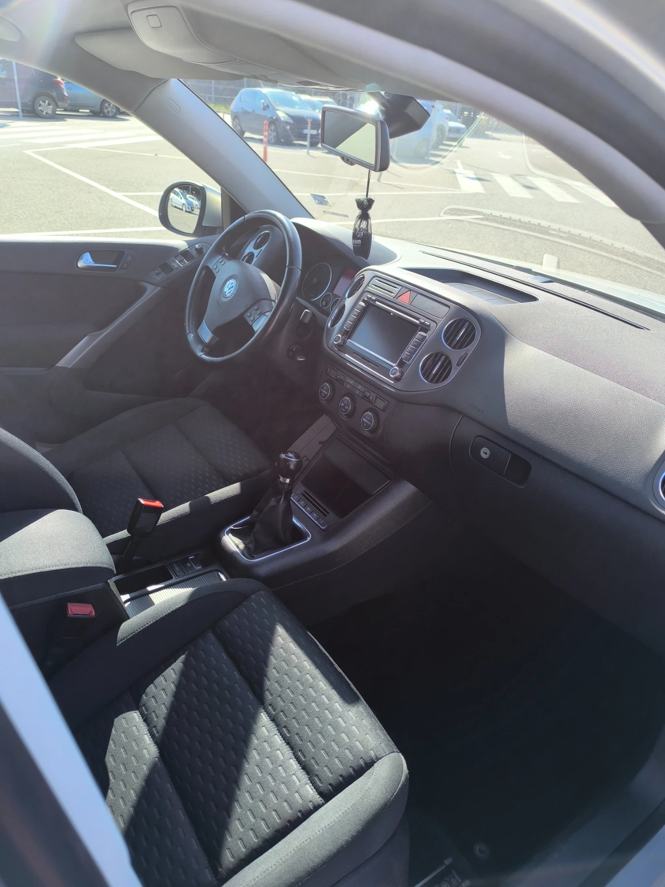 VW Tiguan 2.0 TDI 140k.с 4х4, снимка 7 - Автомобили и джипове - 53921509