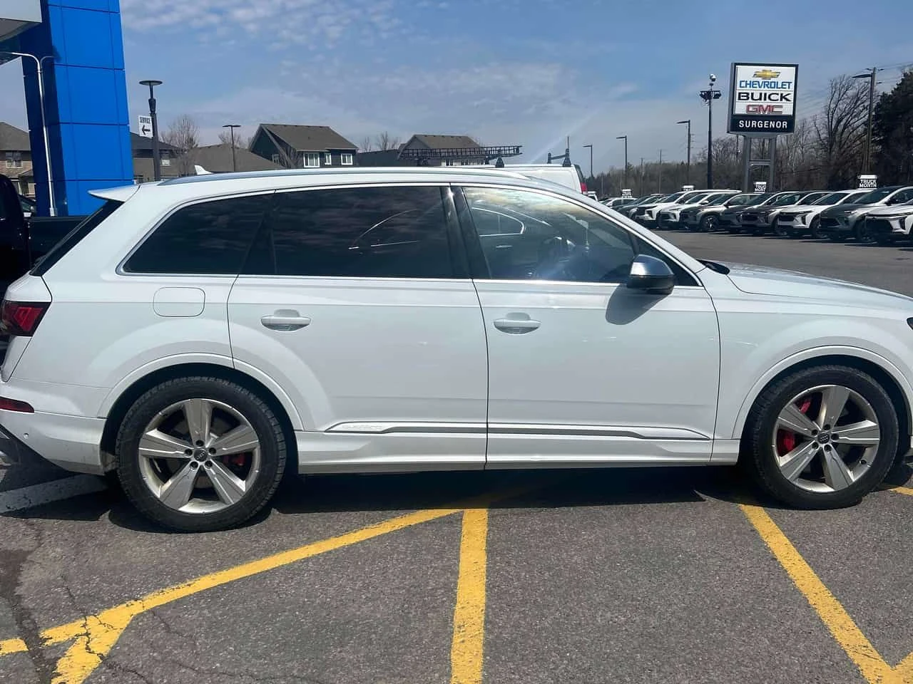 Audi SQ7 * ДИСТРОНИК* 360* ОБУДХВАНЕ* ДВА ЧИФТА ГУМИ/ДЖАНТИ, снимка 4 - Автомобили и джипове - 54152136