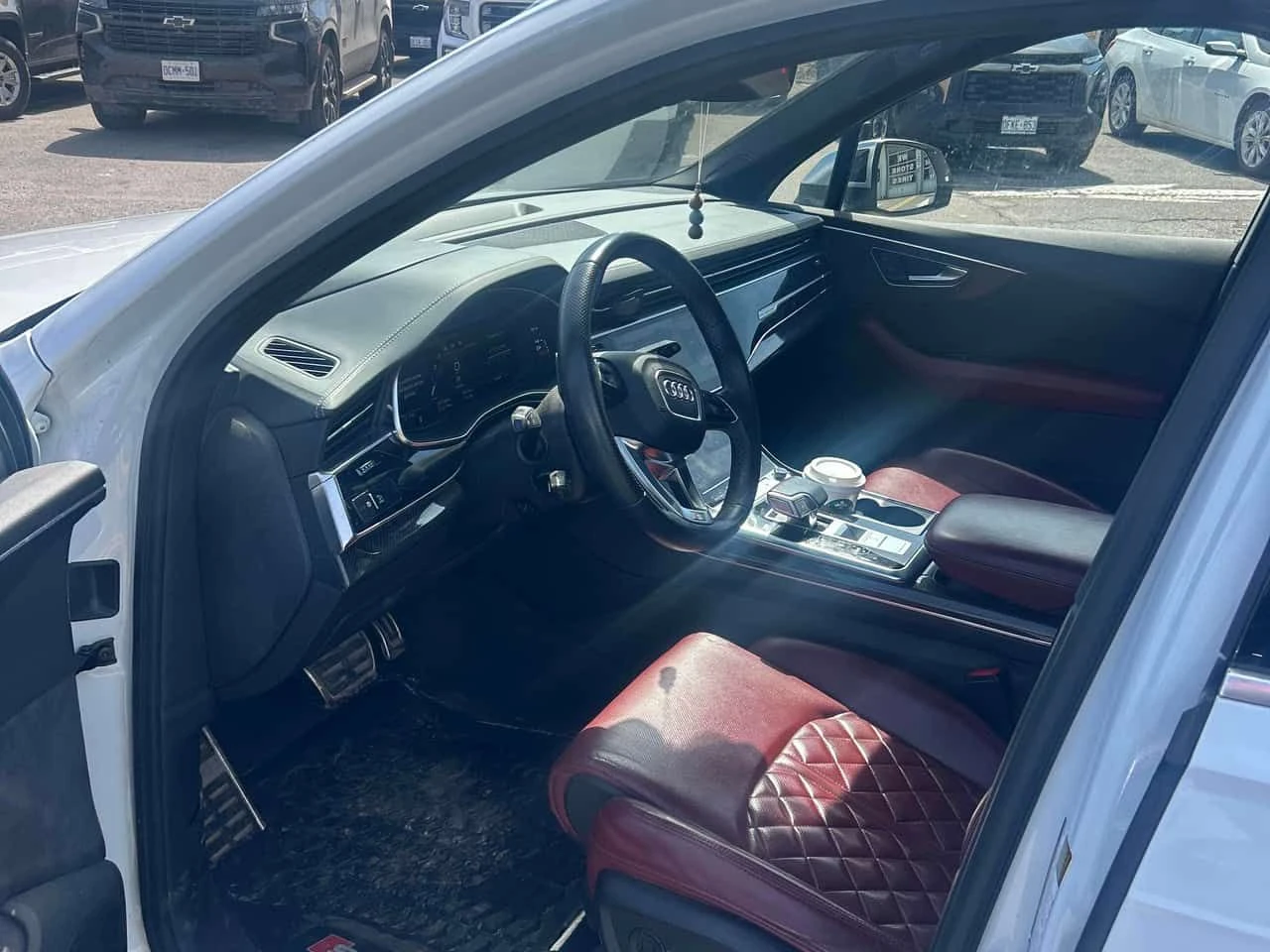 Audi SQ7 * ДИСТРОНИК* 360* ОБУДХВАНЕ* ДВА ЧИФТА ГУМИ/ДЖАНТИ, снимка 7 - Автомобили и джипове - 54152136