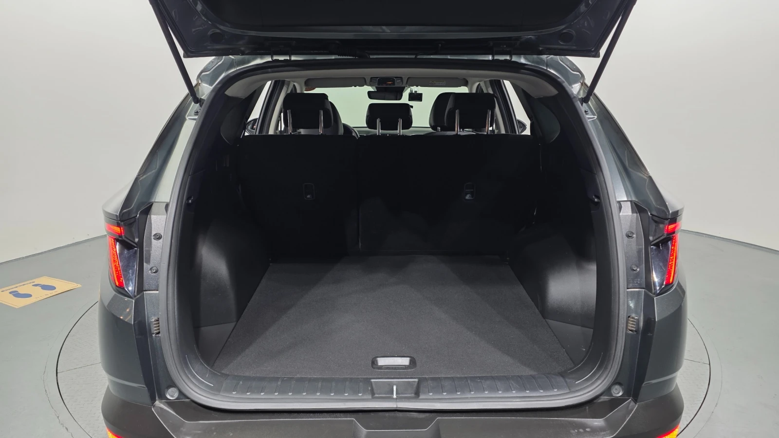 Hyundai Tucson NX4 1.6 Turbo Premium| DISTRONIC| VENTILATED| LED, снимка 16 - Автомобили и джипове - 54659649