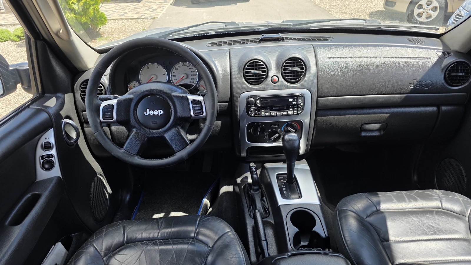 Jeep Cherokee 2.8 CRDI Italia, снимка 11 - Автомобили и джипове - 54910510