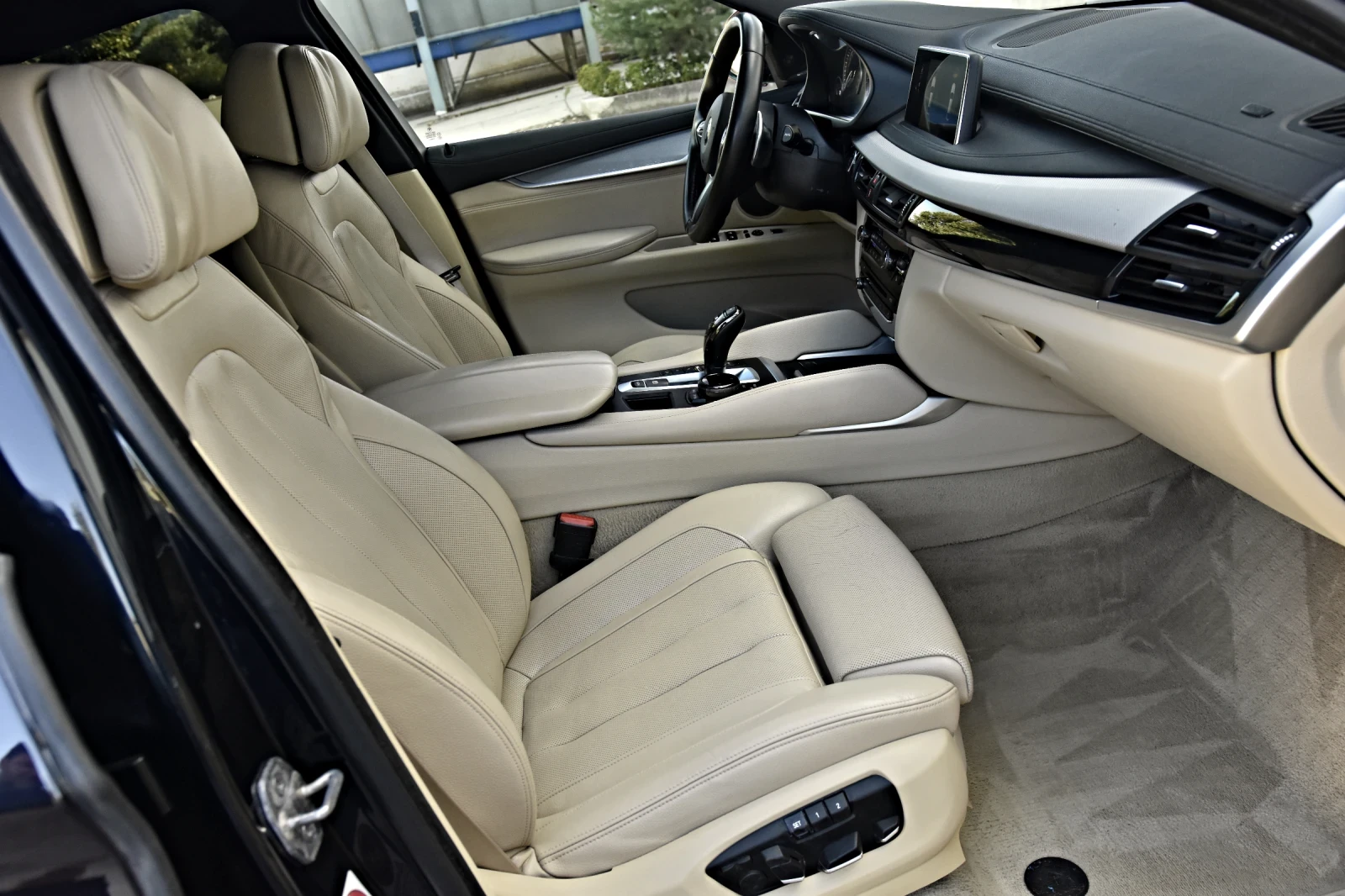 BMW X6 M50D xDrive 360 M-Paket LASER H/K MAXTON DESING, снимка 14 - Автомобили и джипове - 56064025