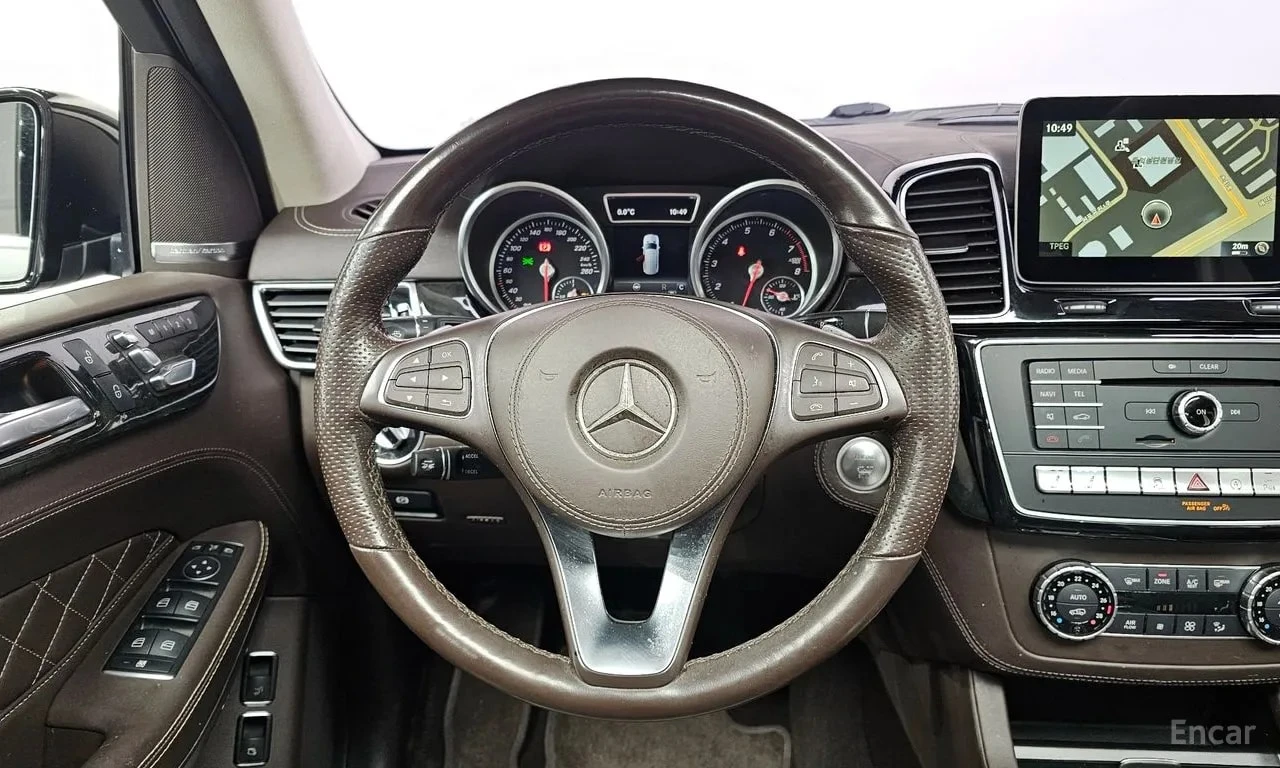 Mercedes-Benz GLS 500 GLS500/4MATIC/ДИСТРОНИК/360/ОБДУХ/ДВД, снимка 13 - Автомобили и джипове - 56134299