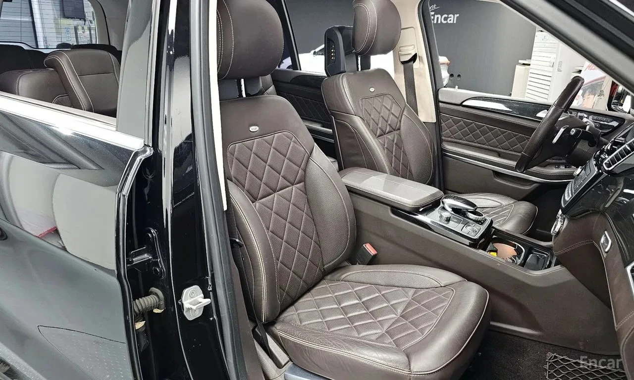 Mercedes-Benz GLS 500 GLS500/4MATIC/ДИСТРОНИК/360/ОБДУХ/ДВД, снимка 12 - Автомобили и джипове - 56134299