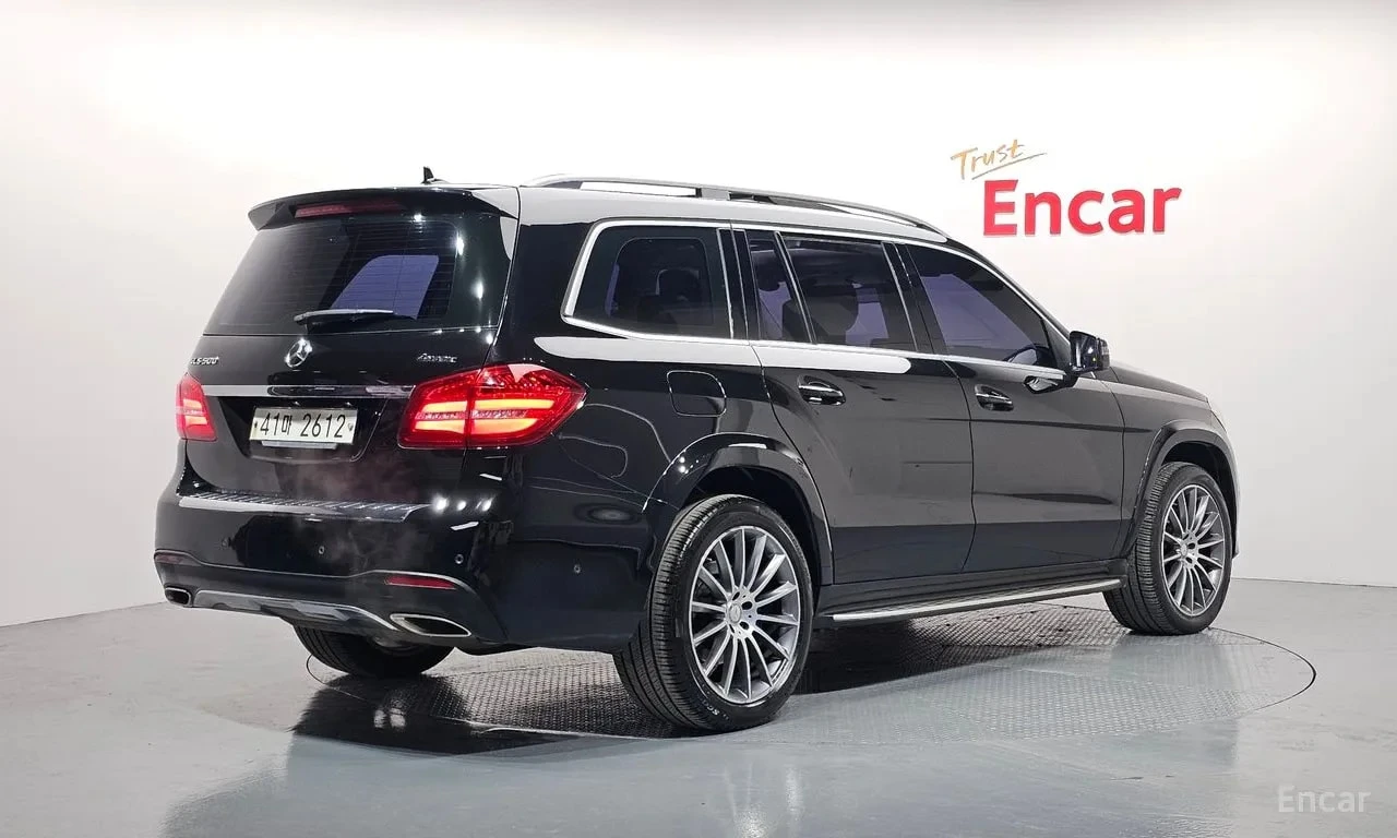 Mercedes-Benz GLS 500 GLS500/4MATIC/ДИСТРОНИК/360/ОБДУХ/ДВД, снимка 2 - Автомобили и джипове - 56134299