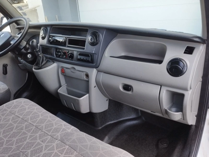 Renault Master 2.5, снимка 10 - Бусове и автобуси - 43583287