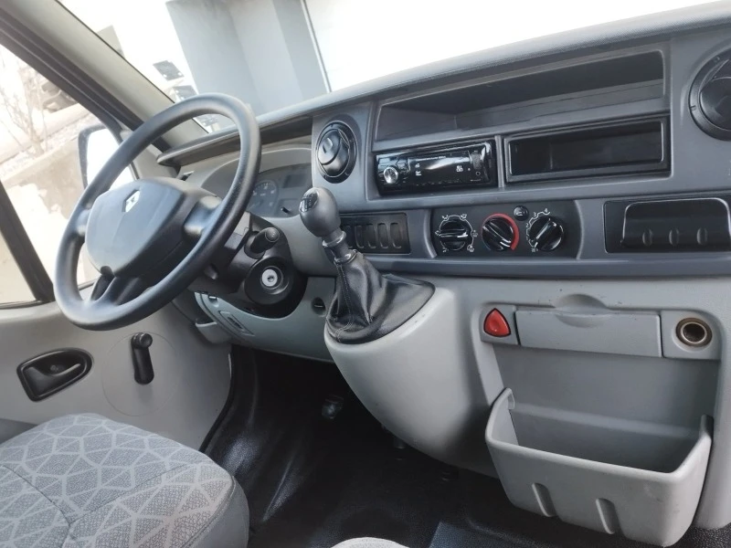 Renault Master 2.5, снимка 9 - Бусове и автобуси - 43583287