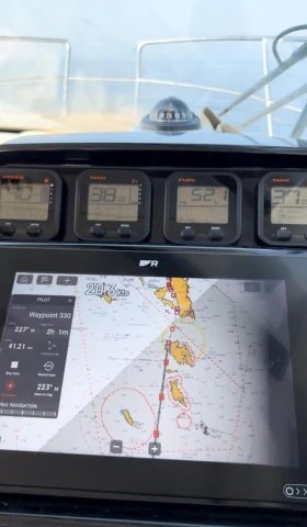 Моторна яхта Jeanneau Merry Fisher 855 , снимка 8